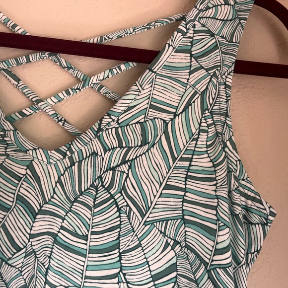 Title Nine :: Breeze Green Leaf Print :: Activewear Dress :: Small - Picture 6 of 13
